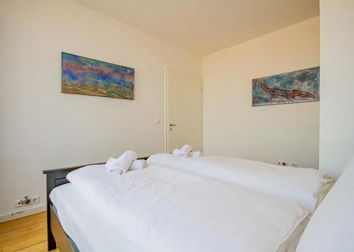 Luxury With Balcony In Downtown Apartament *