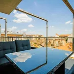 Lägenhet Luxury With Balcony In Downtown *