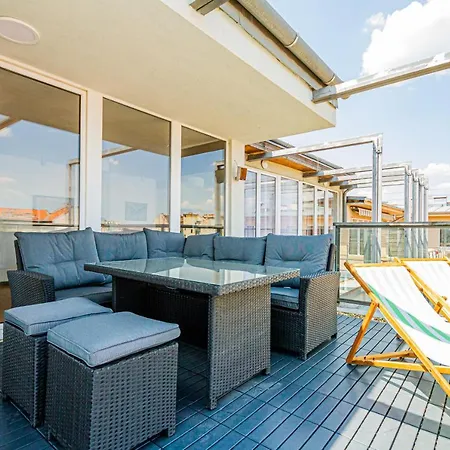 Luxury With Balcony In Downtown Budapeşte