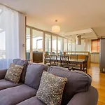 Luxury With Balcony In Downtown Budapešť