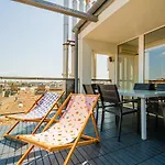 Luxury With Balcony In Downtown