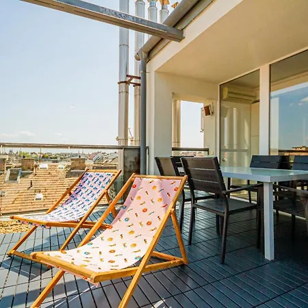 Luxury With Balcony In Downtown