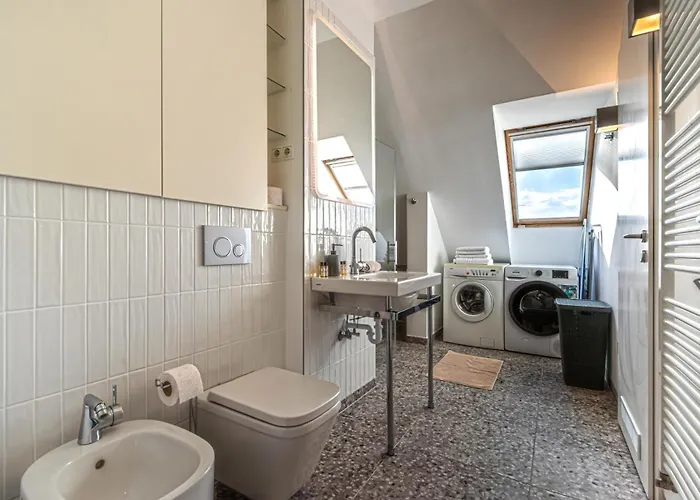Luxury With Balcony In Downtown Budapest