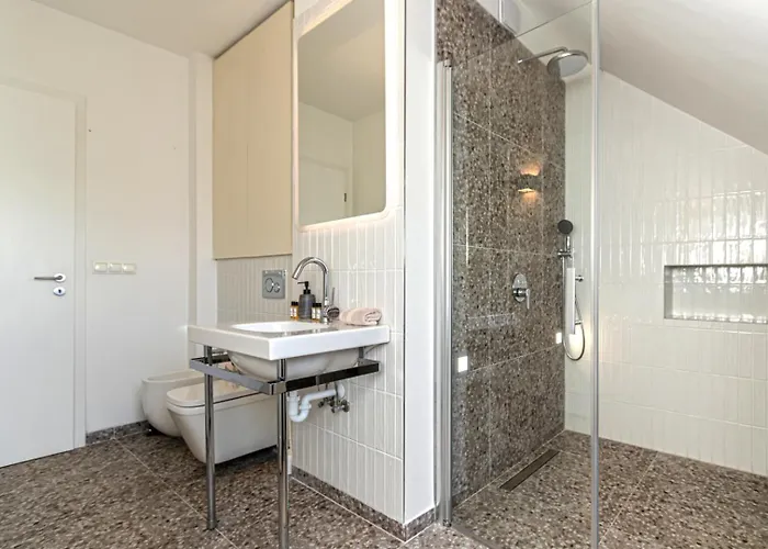 Luxury With Balcony In Downtown Apartman *
