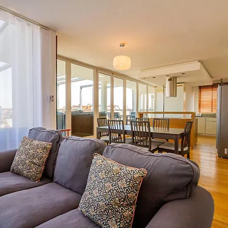 Luxury With Balcony In Downtown בודפשט