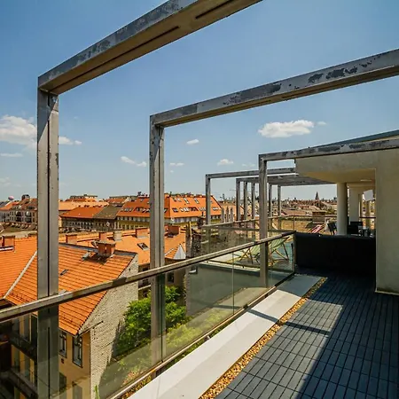 דירה Luxury With Balcony In Downtown *