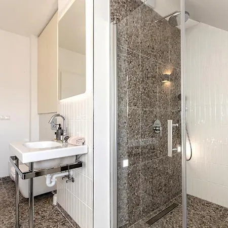 Luxury With Balcony In Downtown דירה בודפשט