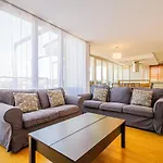 Luxury With Balcony In Downtown