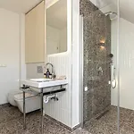 Luxury With Balcony In Downtown Apartament *