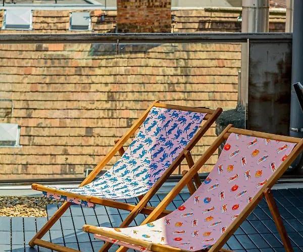 Luxury With Balcony In Downtown